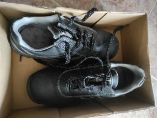Calzado de seguridad negro