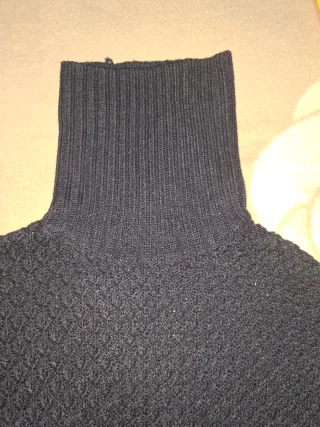 Jersey cuello alto azul marino