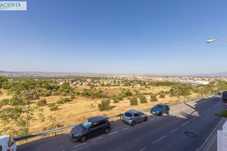 Casa adosada en venta en Bola de Oro - Serrallo en Granada