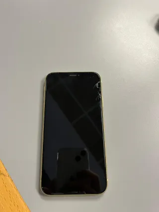 iPhone XR Amarillo.