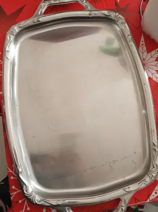 Vassoio elegante in metallo argentato