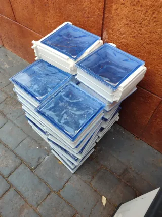 Bloque de vidrio pavés azul.