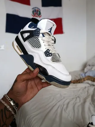 Vendo Zapatillas Jordan Air 4 retro original.