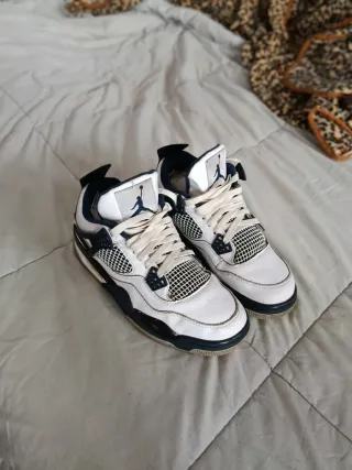 Vendo Zapatillas Jordan Air 4 retro original.