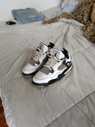 Vendo Zapatillas Jordan Air 4 retro original.