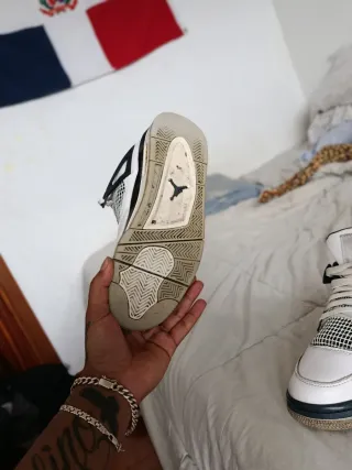 Vendo Zapatillas Jordan Air 4 retro original.