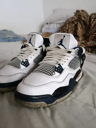 Vendo Zapatillas Jordan Air 4 retro original.