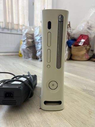 Xbox 360 + Varios Videojuegos