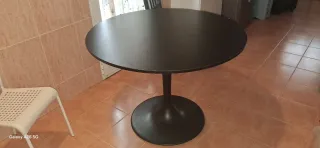 Mesa redonda negra Ikea Docksta