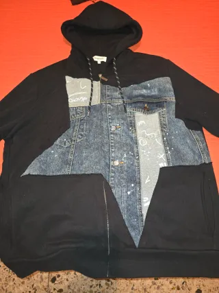 Sudadera Desigual con capucha y cremallera