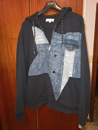 Sudadera Desigual con capucha y cremallera