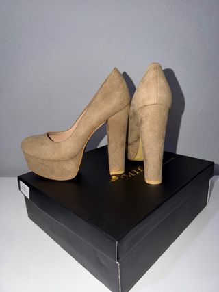 Tacones beige plataforma ante