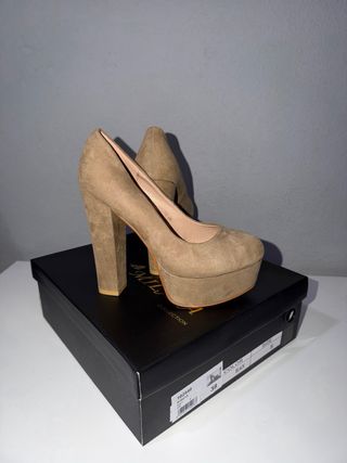 Tacones beige plataforma ante
