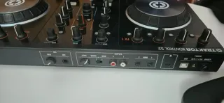 Controladora DJ Traktor Kontrol S2 MK2