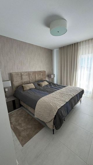 Piso en alquiler en El Padrón - El Velerín - Voladilla en Estepona