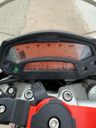 Ducati Monster 696 Plata