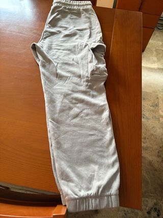 Pantalón chándal Zara gris talla L