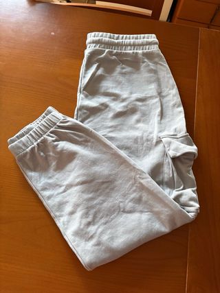 Pantalón chándal Zara gris talla L