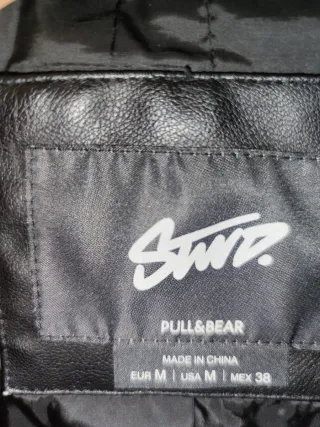 Cazadora símil motero negra, roja y blanca