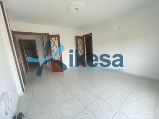 Piso en venta en Linares