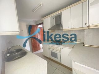 Piso en venta en Linares