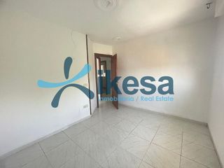 Piso en venta en Linares