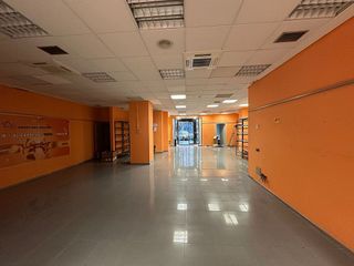 Local comercial en venta en San Juan en Pamplona