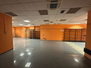 Local comercial en venta en San Juan en Pamplona