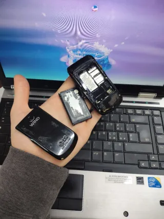 LG Telefono Cellulare a Conchiglia Nero