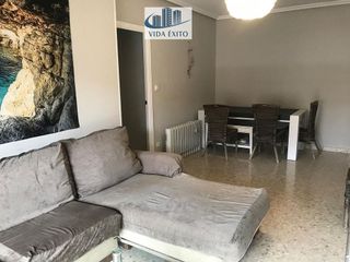 Piso en venta en Linares