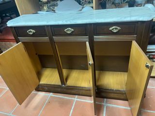 Mueble de entrada con mármol