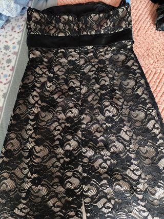 Vestido elegante negro encaje hasta rodilla