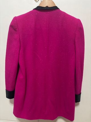 Chaqueta de fiesta rosa y negra