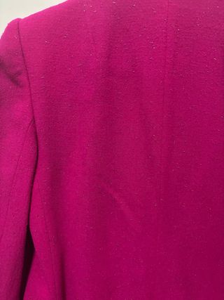 Chaqueta de fiesta rosa y negra