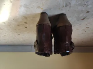 Botines de cuero con cuña