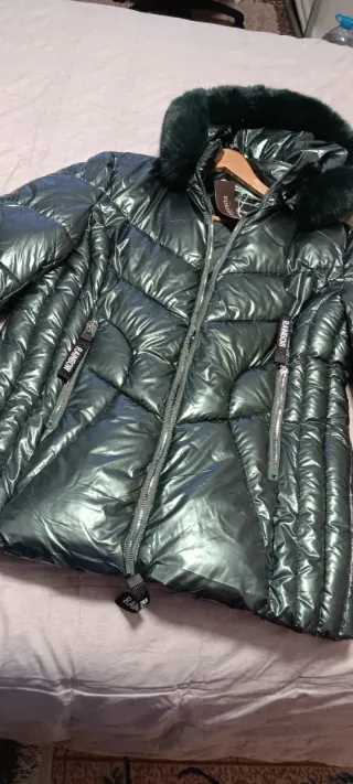 Chaqueta verde metalizada Candance Talla M