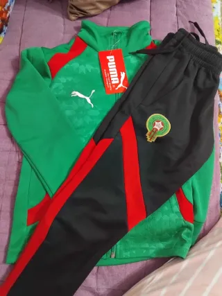 Chándal Puma Verde y Negro talla 6