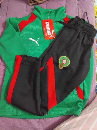 Chándal Puma Verde y Negro talla 6