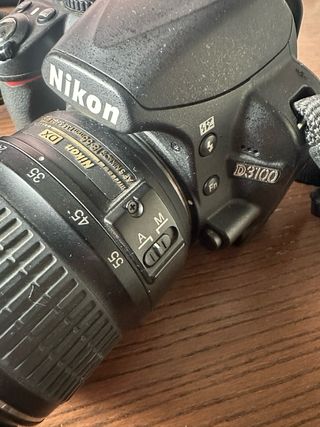 Cámara Nikon D3100 + Objetivo 18-55mm