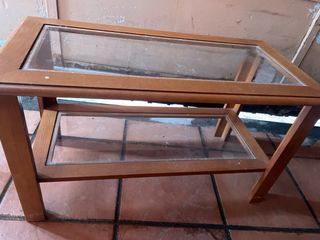 Mesita de salón de madera y cristal