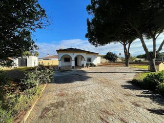 Chalet en venta en Las Lagunas - Campano en Chiclana de la Frontera