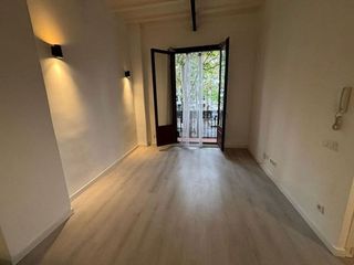 Piso en venta en El Raval en Barcelona