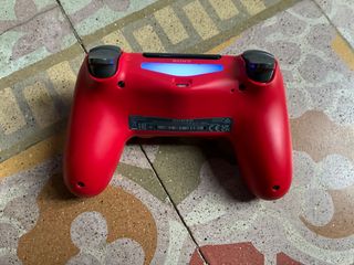 PlayStation 4 + 2 Mandos + FIFA 19 + F1 Manager 22