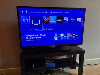 PlayStation 4 + 2 Mandos + FIFA 19 + F1 Manager 22