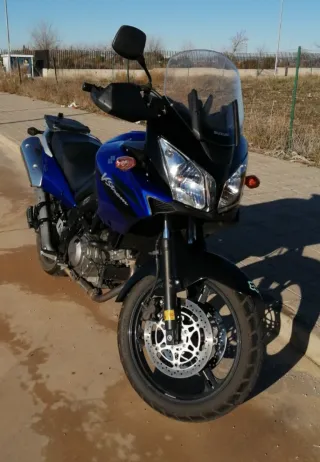 Suzuki V-Strom Moto Trail Azul