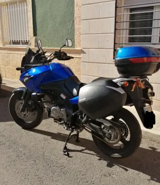 Suzuki V-Strom Moto Trail Azul