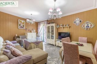 Piso en venta en Cervantes en Granada