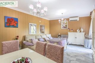 Piso en venta en Cervantes en Granada