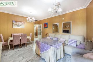 Piso en venta en Cervantes en Granada