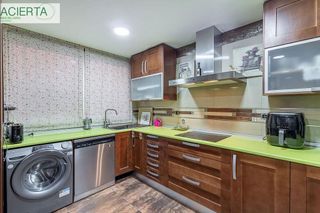 Piso en venta en Cervantes en Granada